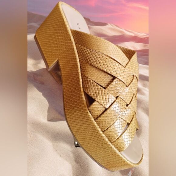 WEDGE Sandal by KATY PERRY The BUSY BEE CRISS/CROSS SLIDE 8M/38 BISCOTTI/TAN 🎄 - Picture 1 of 13
